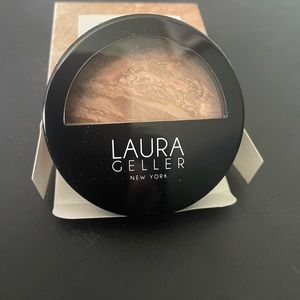 Laura Geller Baked Balance N Glow Foundation in Tan